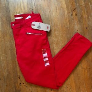 Levi’s 721 high-rise skinny jeans